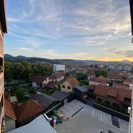 Cool Apartments With Free Parking Čačak Екстериор снимка