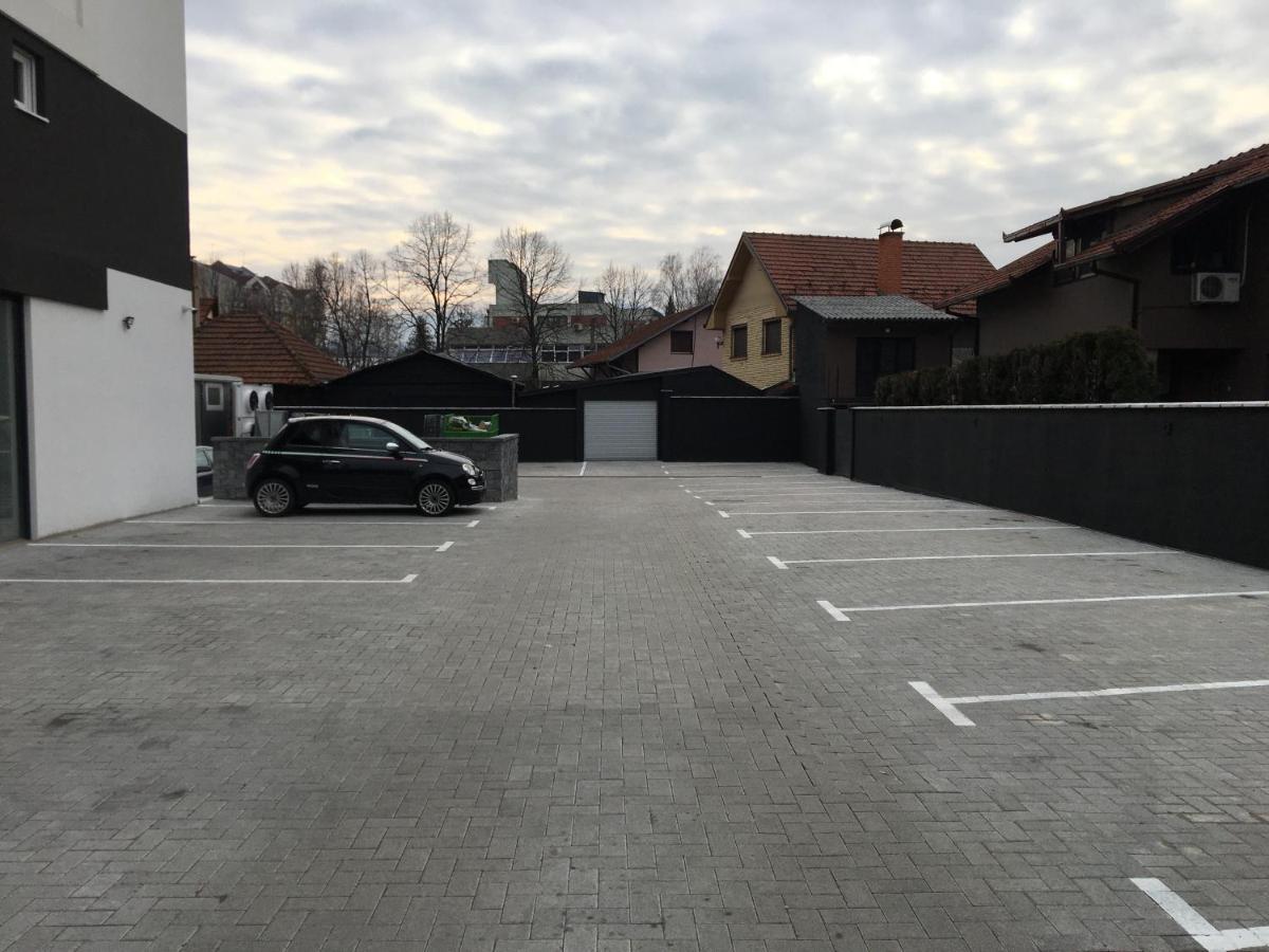 Cool Apartments With Free Parking Čačak Екстериор снимка