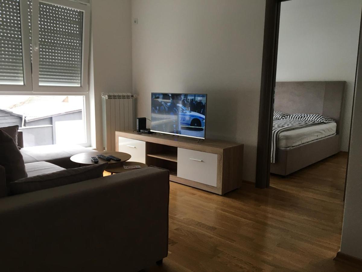Cool Apartments With Free Parking Čačak Екстериор снимка