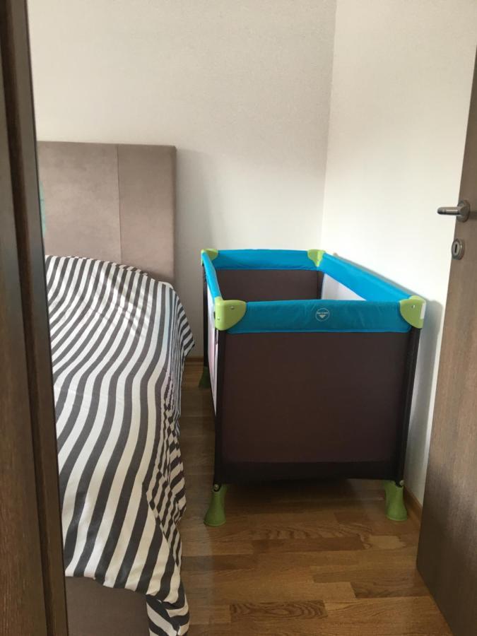 Cool Apartments With Free Parking Čačak Екстериор снимка