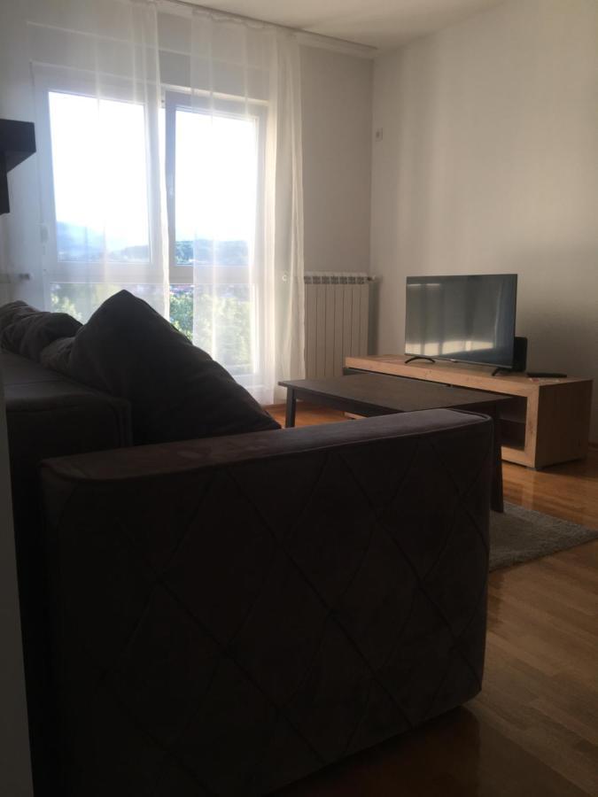 Cool Apartments With Free Parking Čačak Екстериор снимка