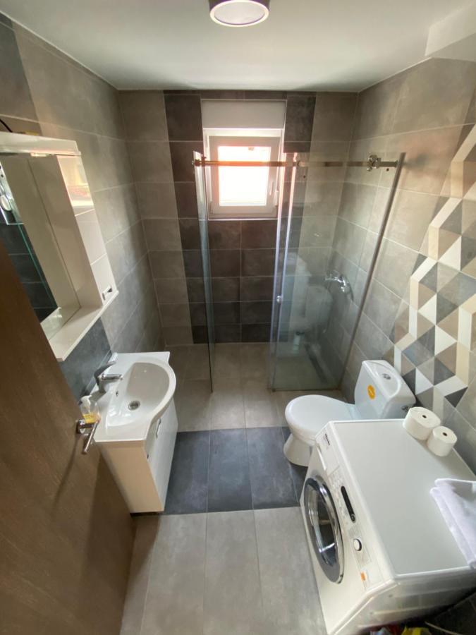 Cool Apartments With Free Parking Čačak Екстериор снимка